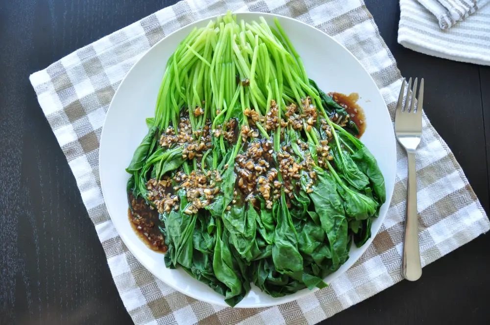 garlic dressing spinach