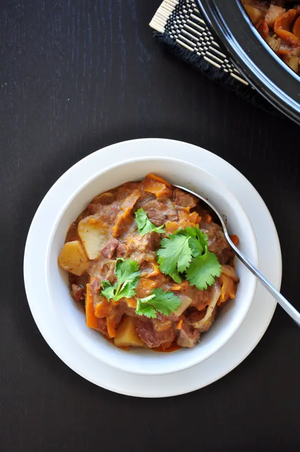 Looking for something healthy and savory? Come home to this comforting, slow cooker beef stew recipe, which can be cooked to perfection while you’re at work.