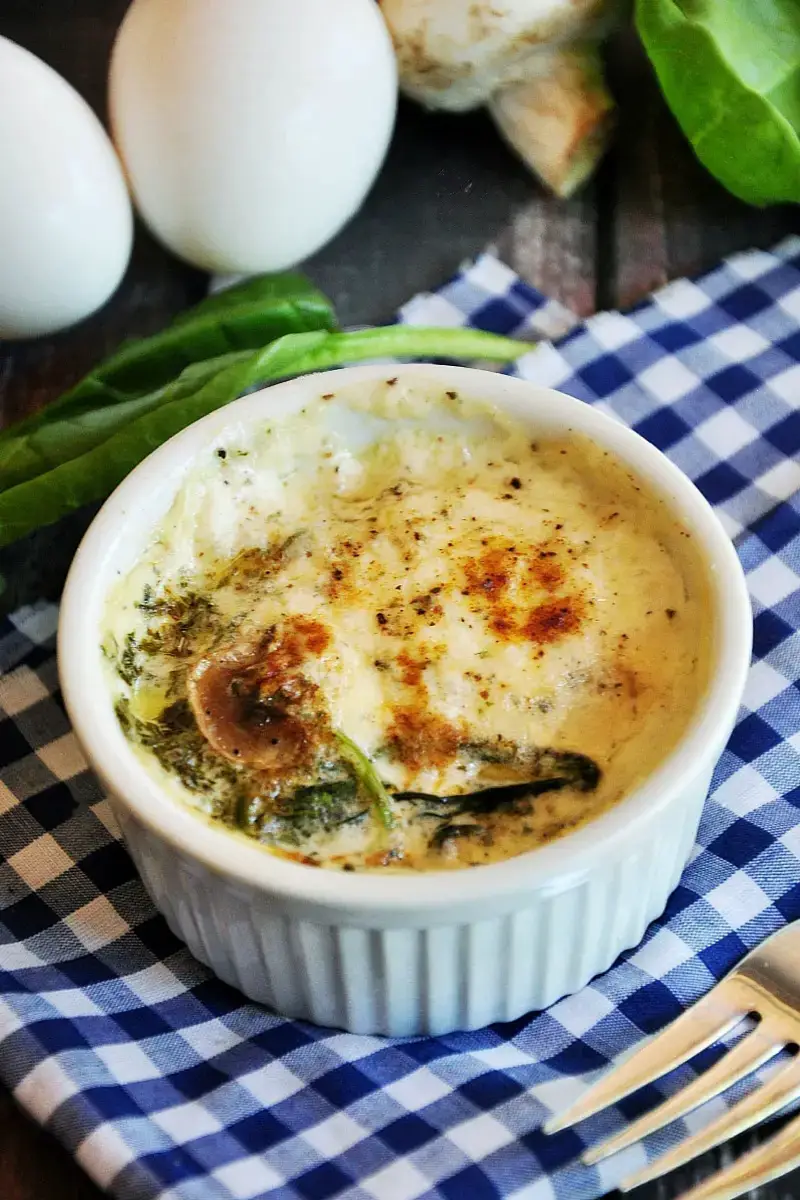 Creamy Baked Eggs with Spinach and Mushrooms