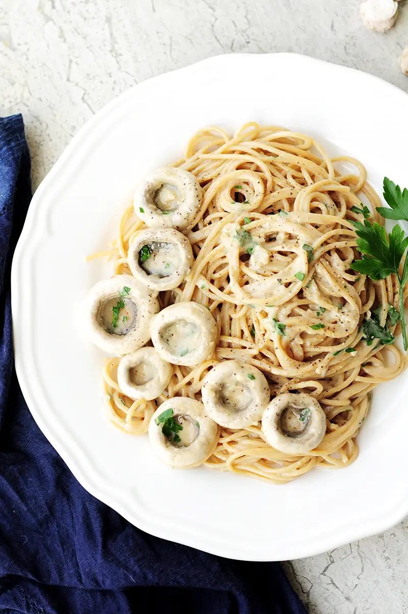 This 20-minute creamy mushroom pasta recipe satisfies your strongest Italian food cravings while providing epic flavor and a boost of nutrition. 