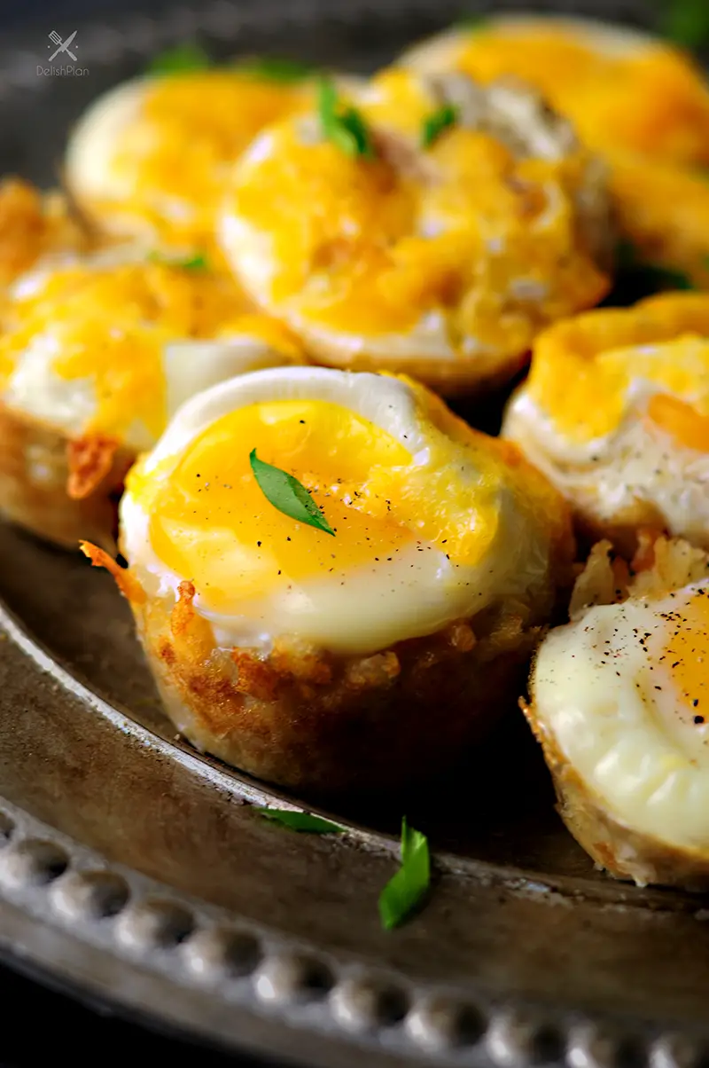 Eggs and Cheese baked with tater tots in a muffin pan, those tater tot cups are great breakfast and they are easy to make. Watch the video to learn how.