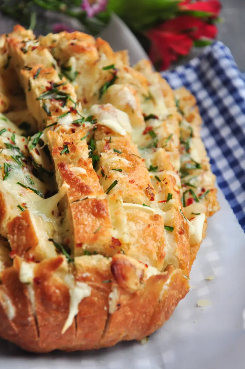 Garlic Pull-Apart Bread