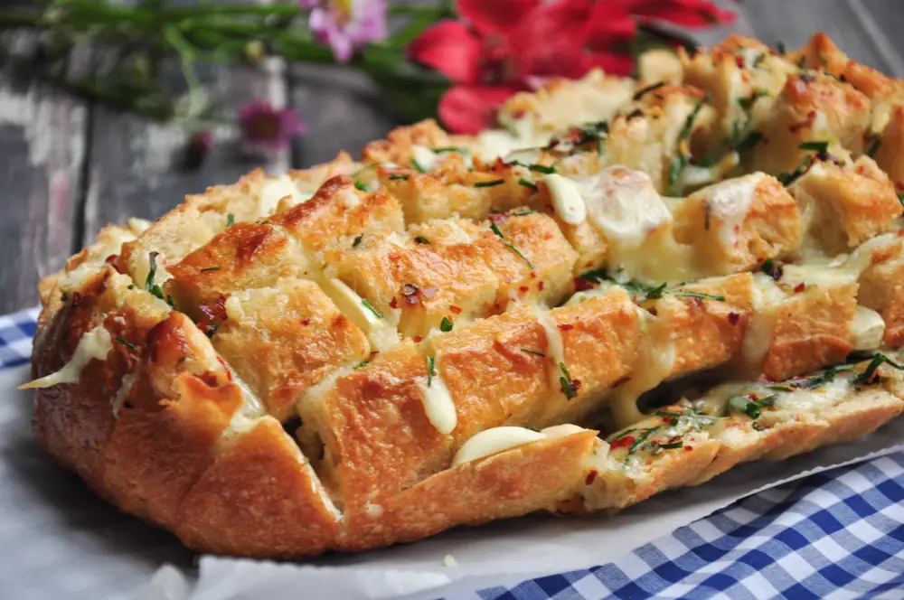 Garlic Pull-Apart Bread