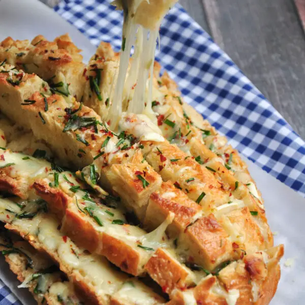 Garlic Pull-Apart Bread