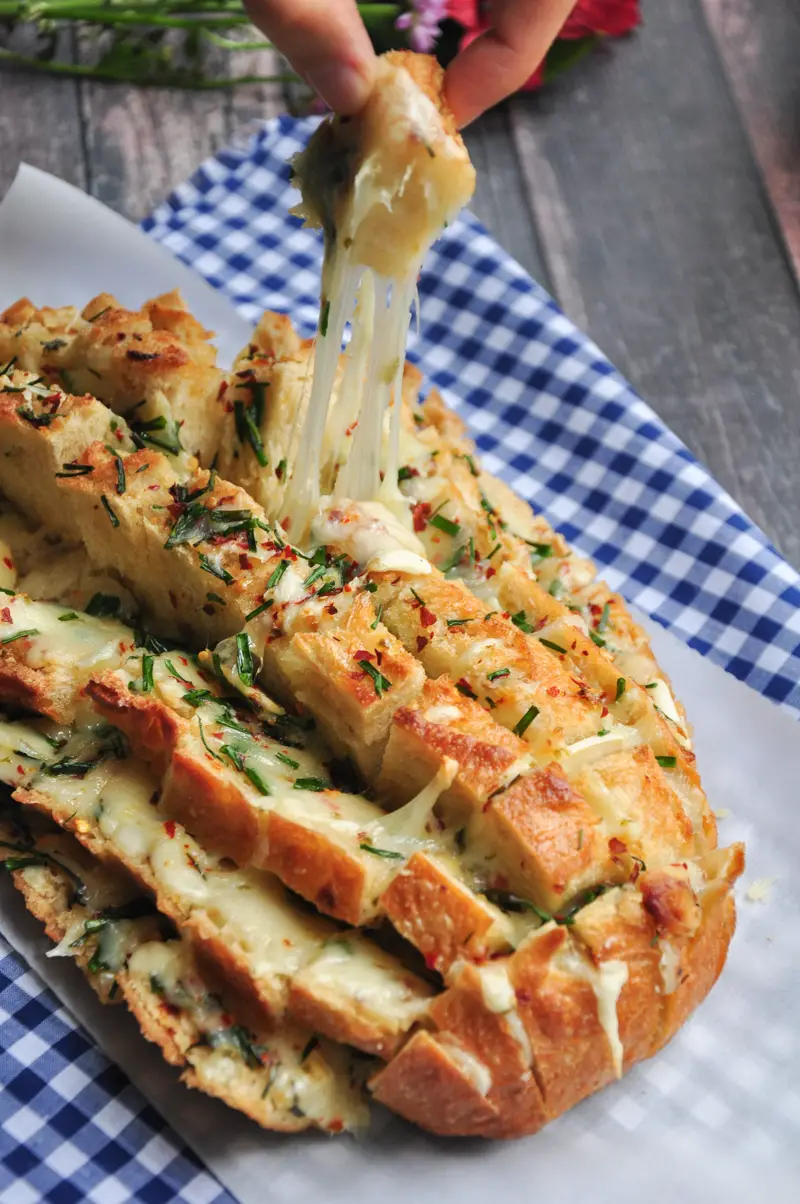 Garlic Pull-Apart Bread