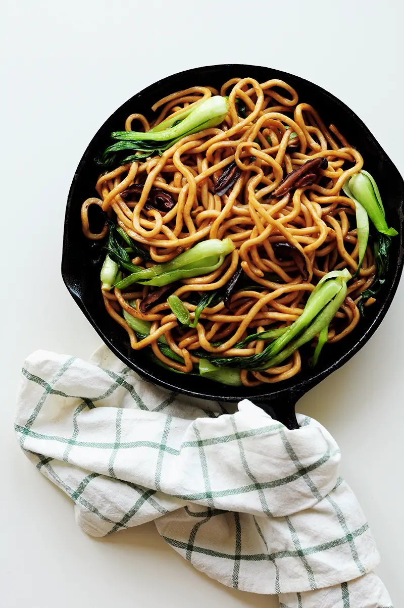 These pan-fried Shanghai noodles are perfect when all you want is to slurp some noodles. They're 100% vegan and require only 6 ingredients & 20 mins.