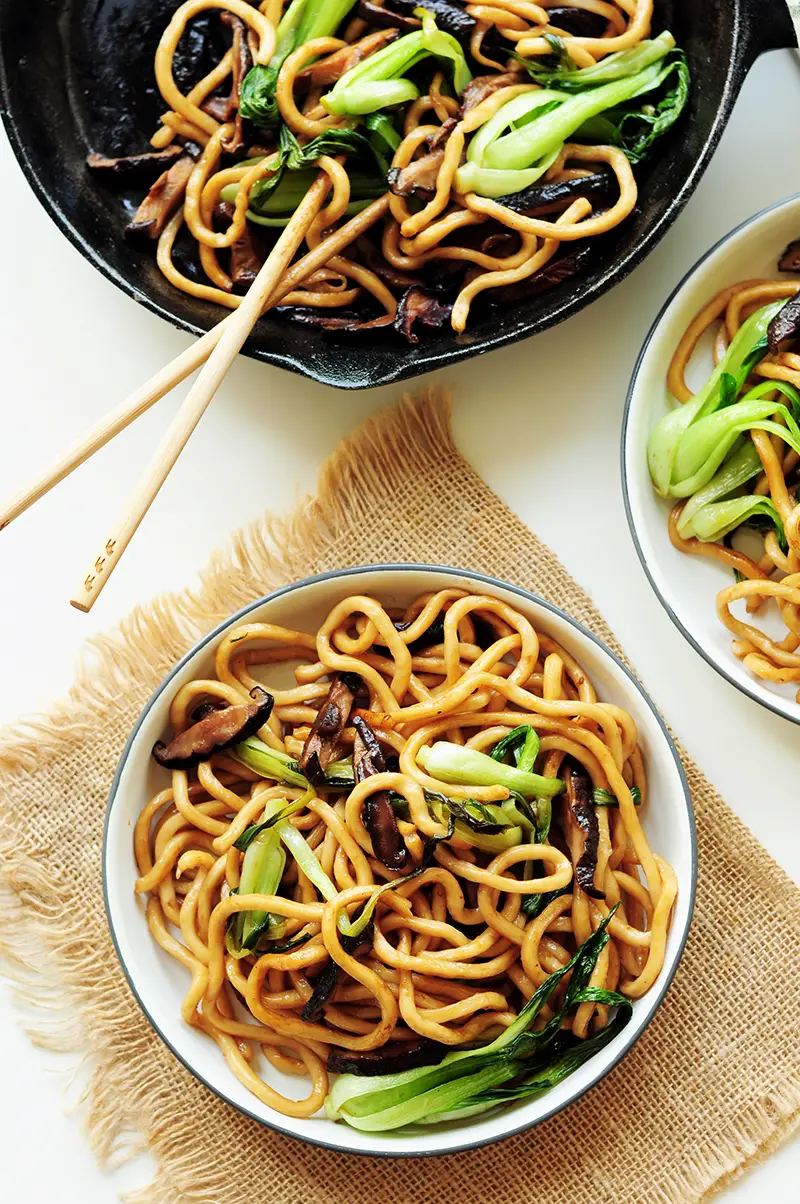 These pan-fried Shanghai noodles are perfect when all you want is to slurp some noodles. They're 100% vegan and require only 6 ingredients & 20 mins.