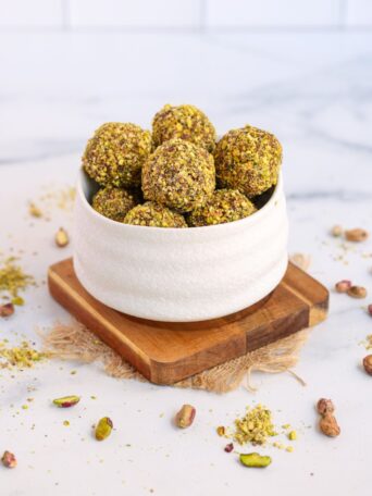 Pistachio Crunch Truffle offers a nutrient-dense, sugar-free indulgence. Made with healthy fats for steady energy, it's the smart holiday treat you can enjoy without compromise.