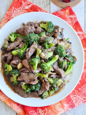 In less than 30 minutes, you can make a delicious beef broccoli dish at home without going out whenever you crave Chinese food!