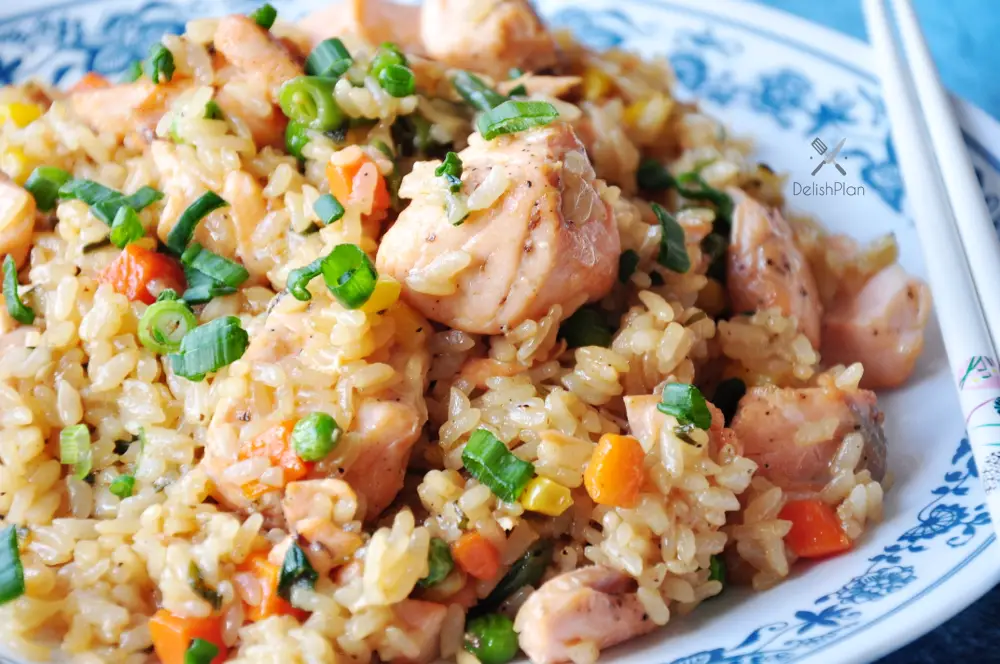 You are only 30 mins away from this simple yet savory fried rice dish cooked with salmon and green onions in teriyaki sauce and a drizzle of oyster sauce.