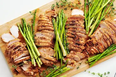 https://www.streetsmartkitchen.com/wp-content/uploads/Sous-Vide-Chicken-Breast-and-Asparagus-1-1.jpg?ezimgfmt=rs:372x247/rscb1/ng:webp/ngcb1