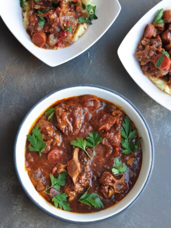 Discover the ultimate sous vide oxtail stew recipe—fall-off-the-bone tender after 14 hours in a rich red wine sauce. Perfect for cozy dinners.