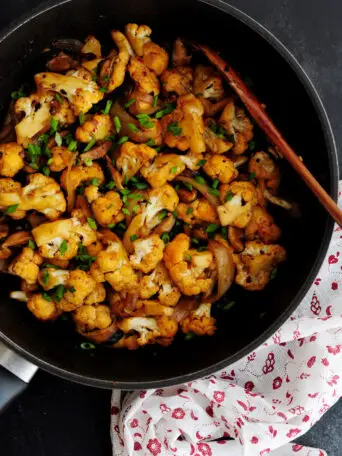 Spicy Cauliflower with Shiitake in Numbing Chili Sauce