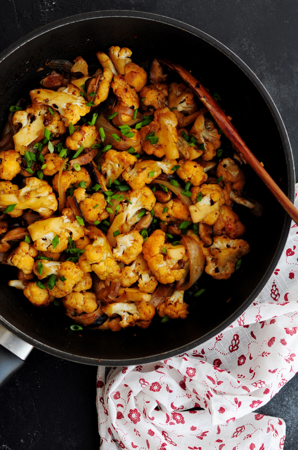 Spicy Cauliflower with Shiitake in Numbing Chili Sauce