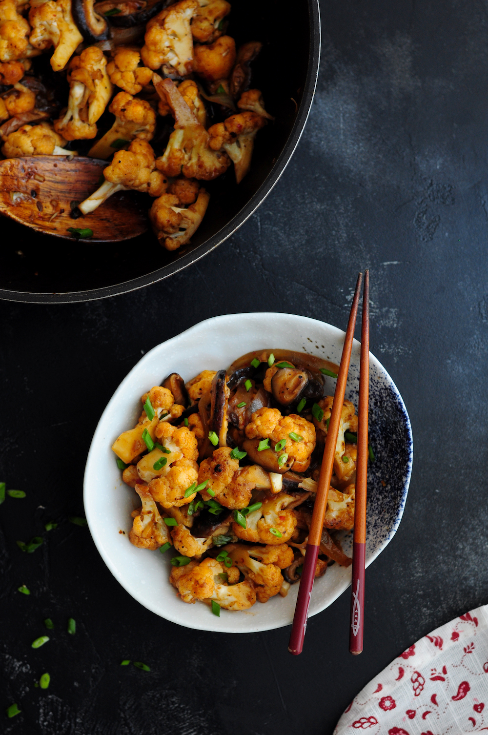 Spicy Cauliflower Stir Fry with Shiitake in Numbing Chili Sauce