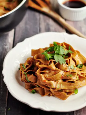 What’s savory, spicy, and requires only six ingredients? These spicy Chinese noodles made with hot chili oil for authentic flavor. Gluten-free option included.