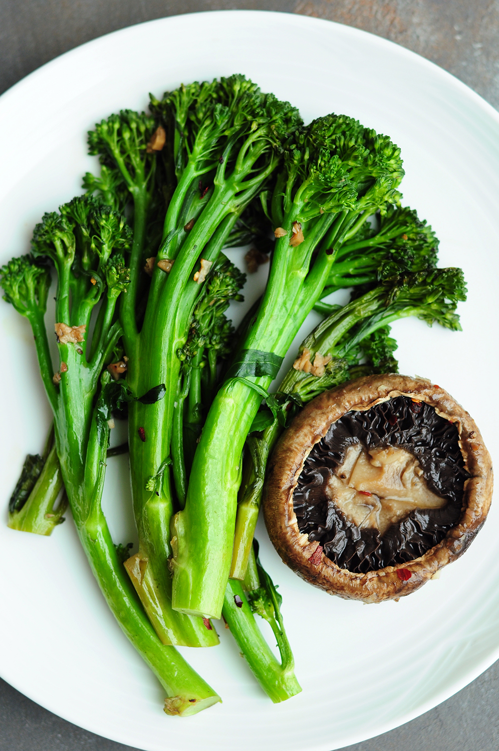 Pan-Steamed Broccolini with Portobello Mushrooms