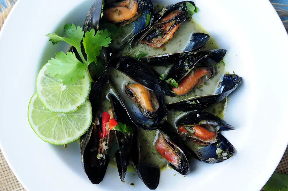 Thai-Style Steamed Mussels