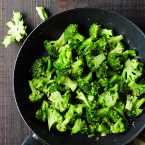 Give this super quick steamed broccoli recipe a try and you'll never go back to that boring, flavorless broccoli side dish ever again!